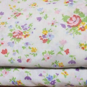 Vintage Floral Twin Sheet Set Small Flowers Pastels Pink, Blue, Green,‎ Purple